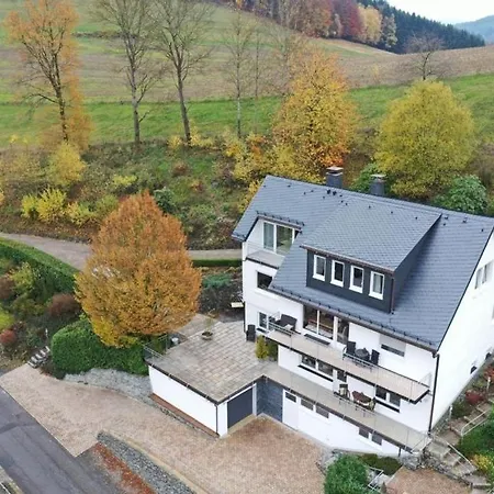 Apartment Auwers Haus Komplett - 3 Wohneinheiten Schmallenberg